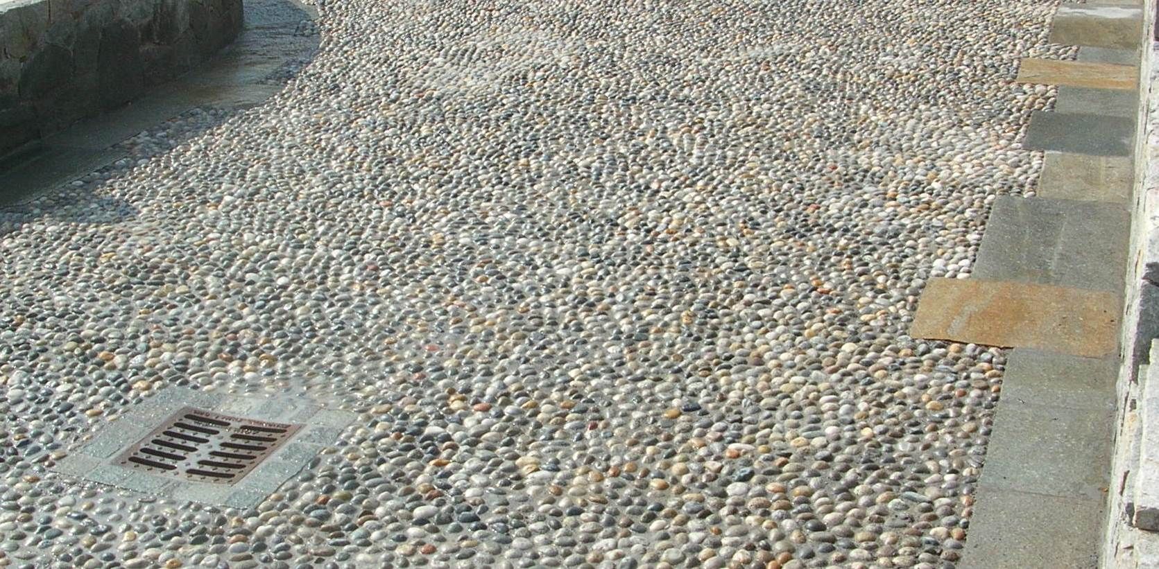 PAVIMENTAZIONE CON CIOTTOLI